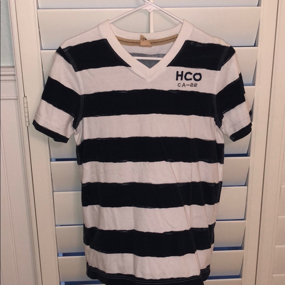 Hollister v neck